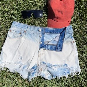 light washed denim shorts!
